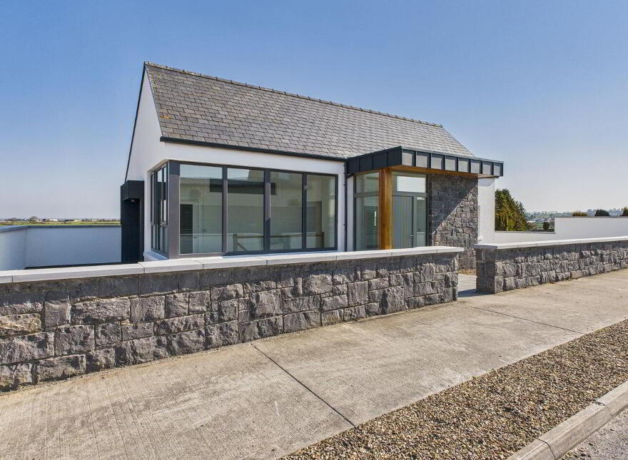 17 Mountpleasant, Loughrea, H62C858