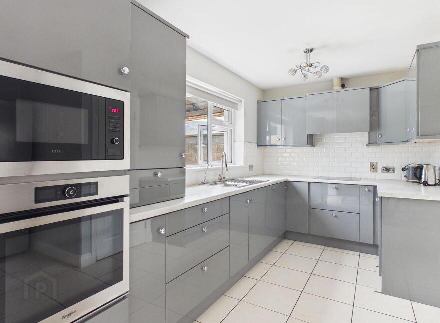 82 Baunoge, Loughrea, H62PN52
