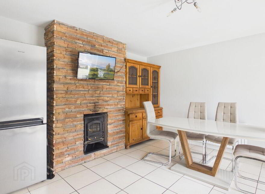82 Baunoge, Loughrea, H62PN52