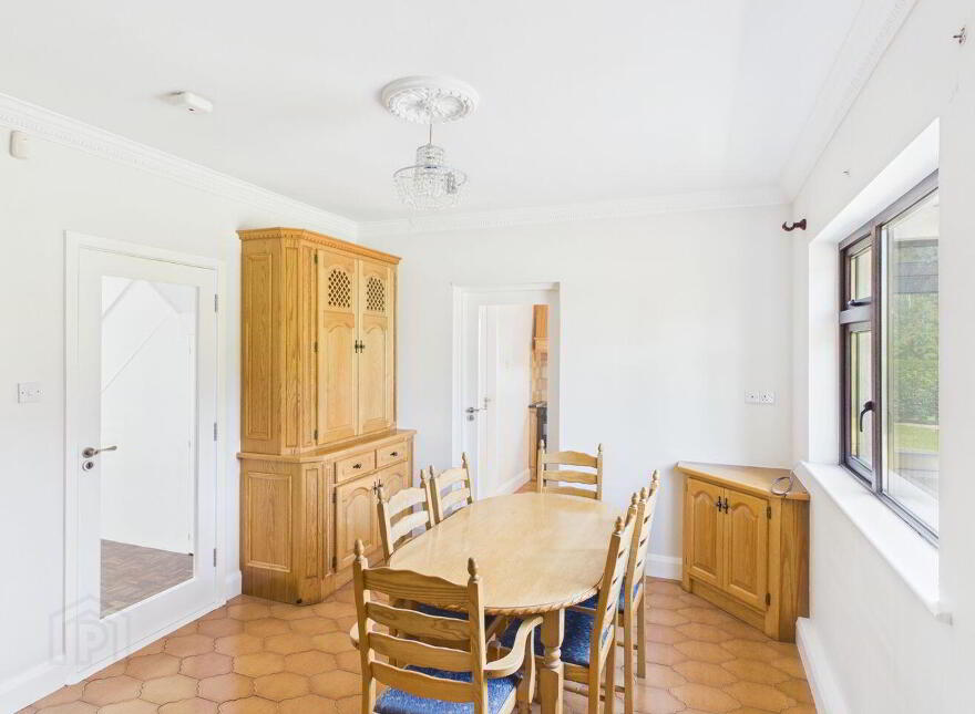 Moyleen, Loughrea, H62PY06