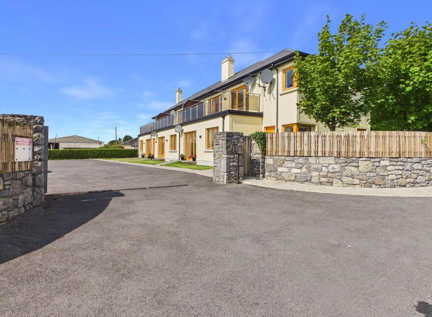 4 Boherbradagh House, Galway Road, Loughrea, H62NH79