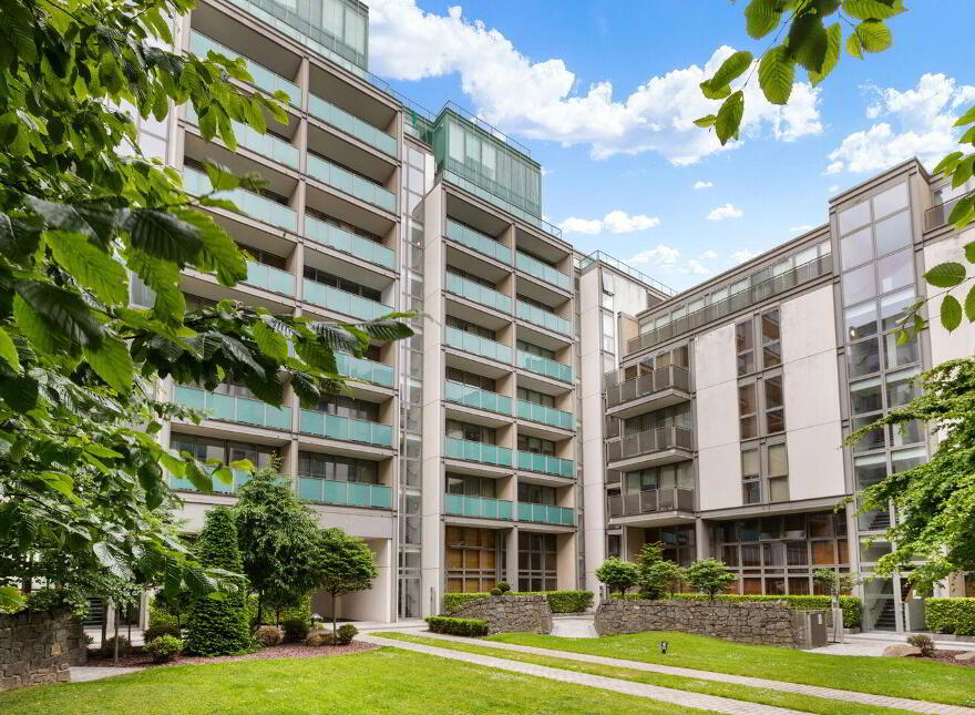 54 Pakenham House, Spencer Dock, IFSC, Ifsc, D01CT98