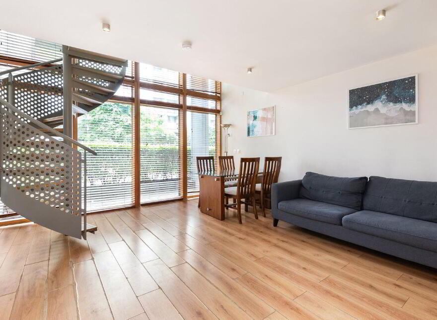 54 Pakenham House, Spencer Dock, IFSC, Ifsc, D01CT98