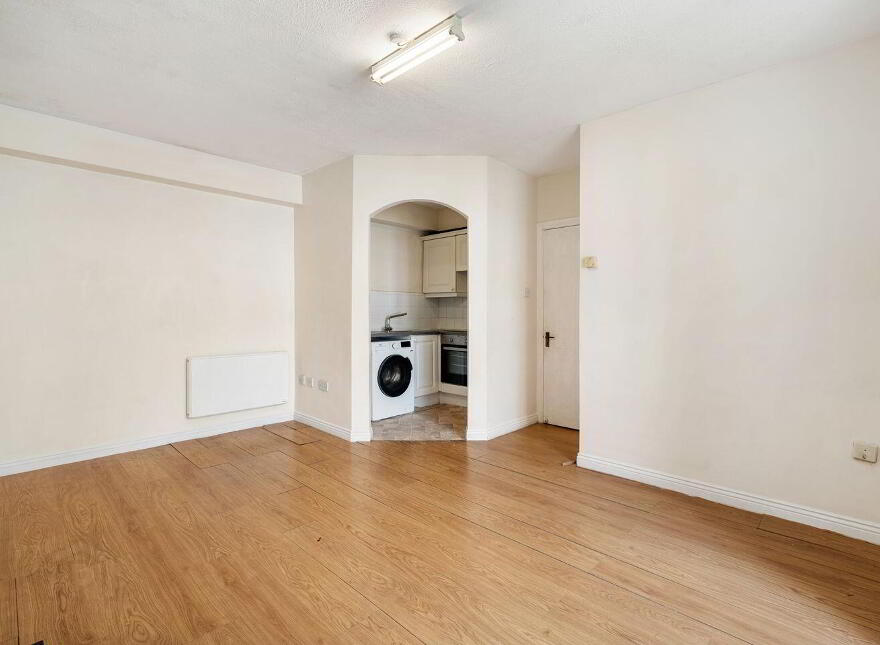 63 Kings Court, Parnell Street, Dublin 1, D01Y044
