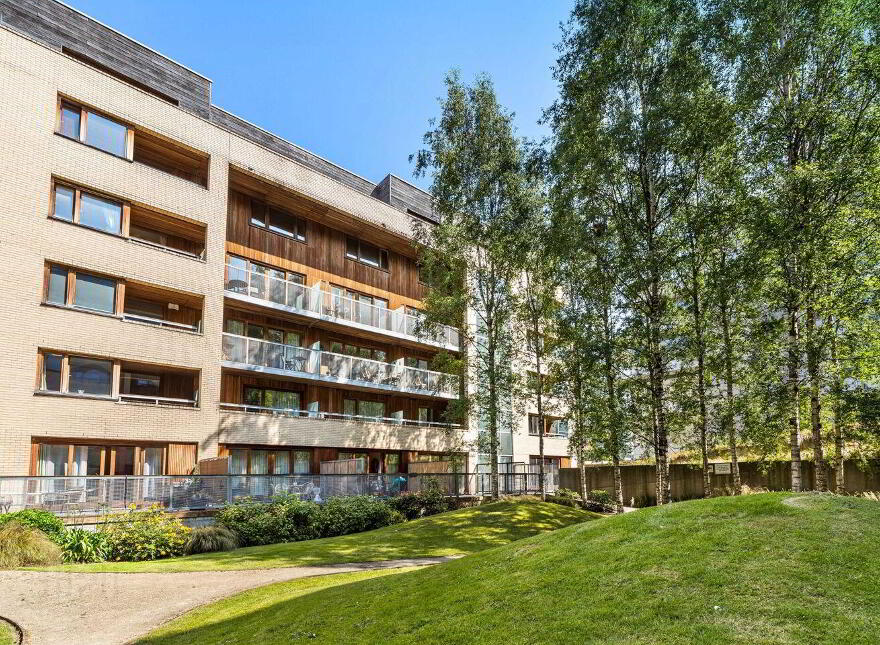 14 Block 8 Clarion Quay, Ifsc, Ifsc, D01A344