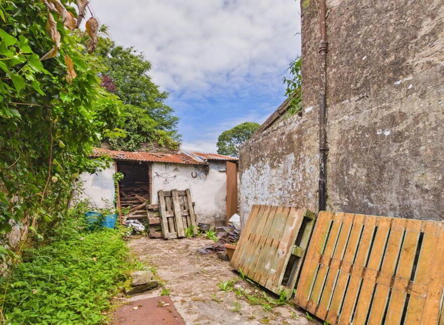 Main Street Upper, Cappagh White, E34X438
