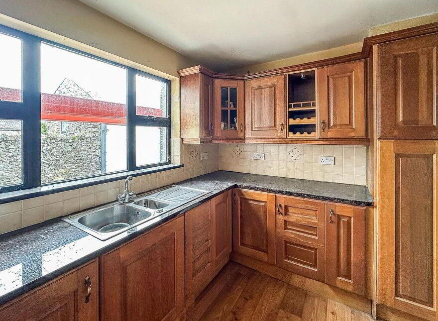 3 Maudlin Street, Kells, A82Y7E5