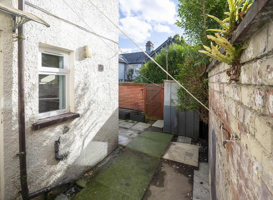 168 Dunluce Avenue, Belfast, BT9 7AZ
