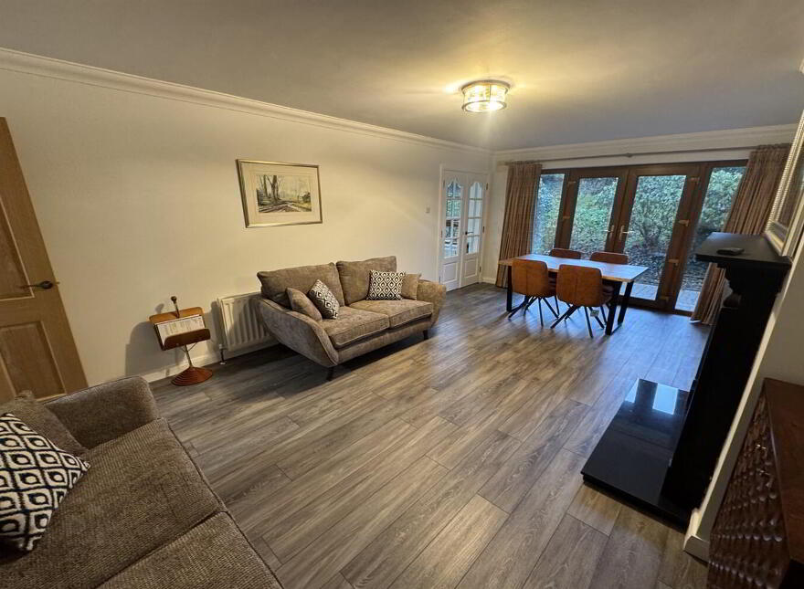 1 Stormont Mews, Belfast, BT5 7FR