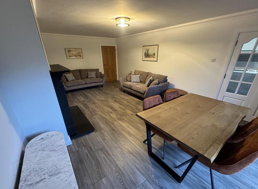 1 Stormont Mews, Belfast, BT5 7FR