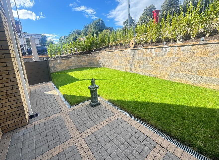 1 Stormont Mews, Belfast, BT5 7FR