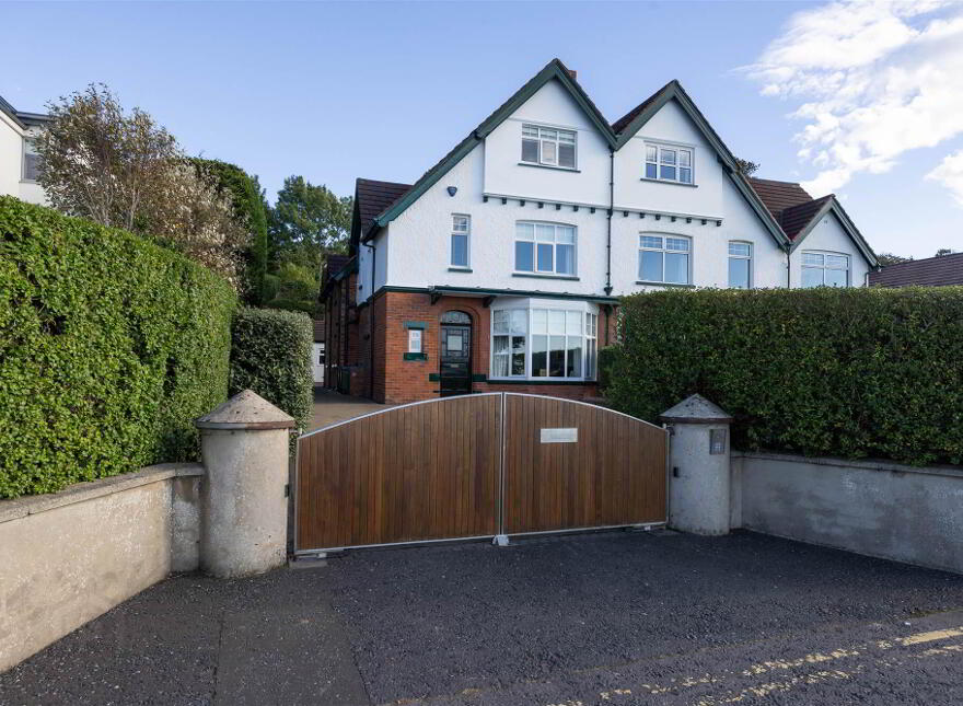 11 Seafront Road, Cultra, Holywood, BT18 0BB