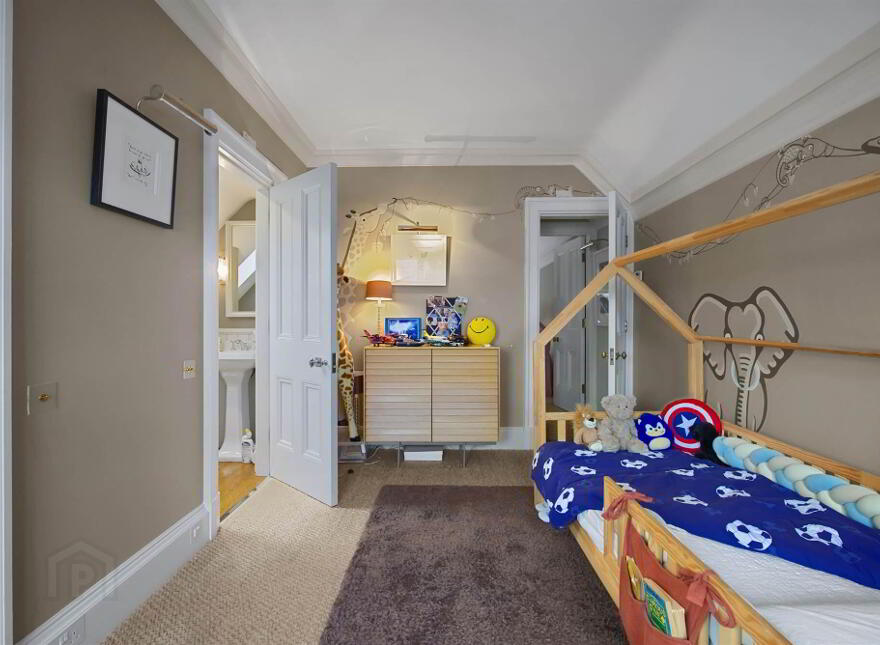 11 Seafront Road, Cultra, Holywood, BT18 0BB