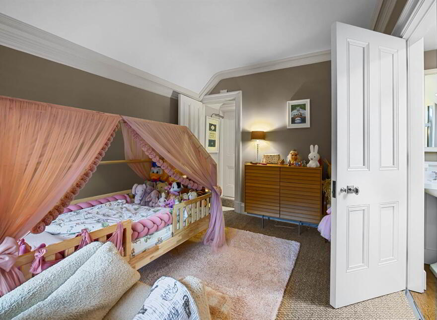 11 Seafront Road, Cultra, Holywood, BT18 0BB