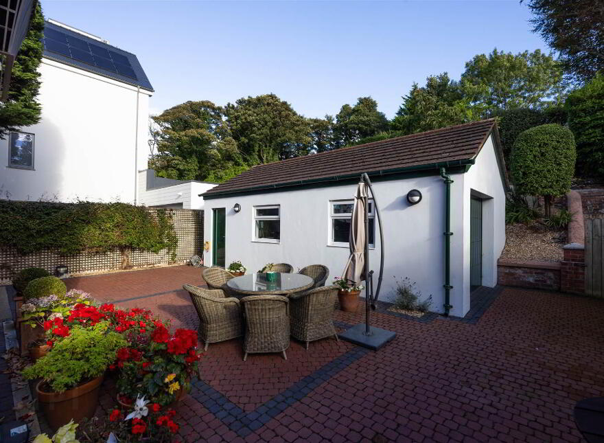 11 Seafront Road, Cultra, Holywood, BT18 0BB