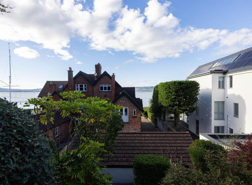 11 Seafront Road, Cultra, Holywood, BT18 0BB