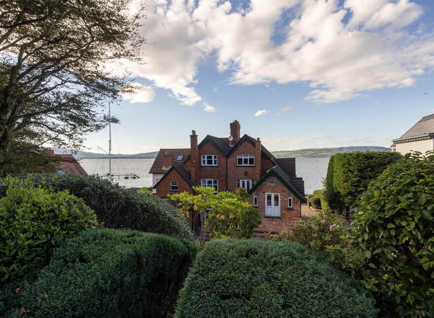 11 Seafront Road, Cultra, Holywood, BT18 0BB