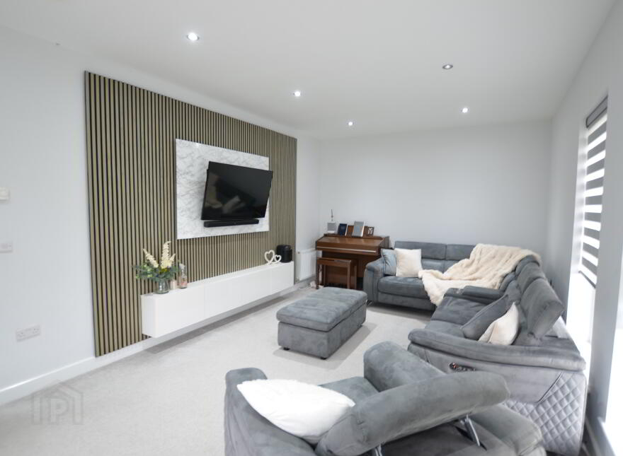 51 South Lake Park, Craigavon, BT64 1BE