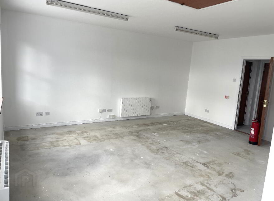 15 The Diamond, Castlederg, BT81 7AR