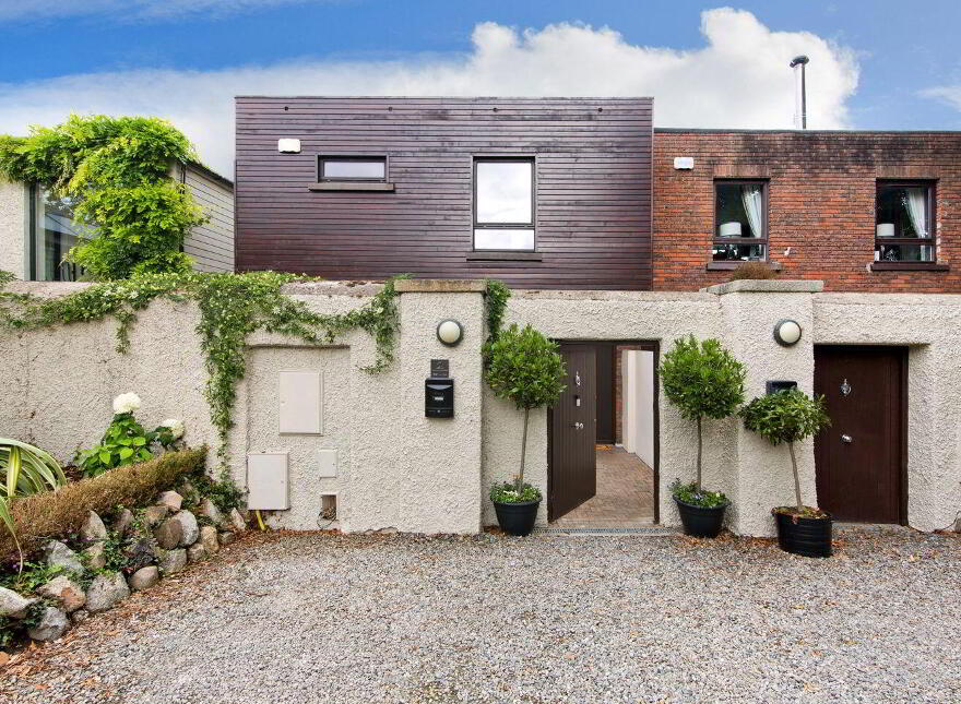 2 The Mews, Kensington Lodge, Rochestown Avenue, Dún Laoghaire, Dun Laoghaire, A96V002