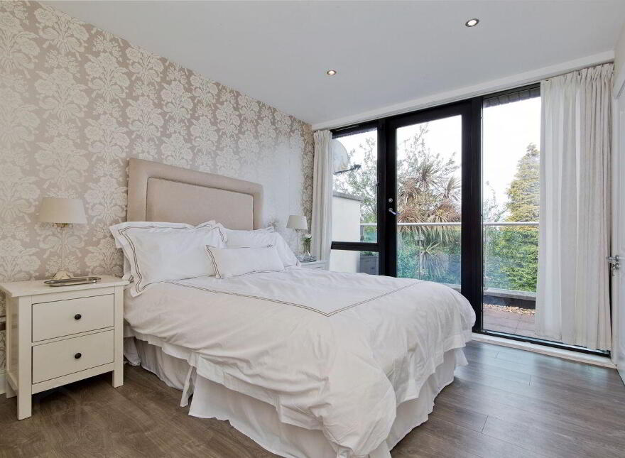 2 The Mews, Kensington Lodge, Rochestown Avenue, Dún Laoghaire, Dun Laoghaire, A96V002