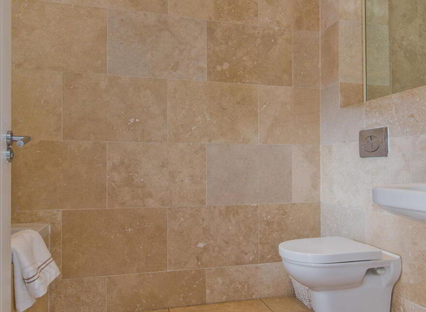 2 The Mews, Kensington Lodge, Rochestown Avenue, Dún Laoghaire, Dun Laoghaire, A96V002