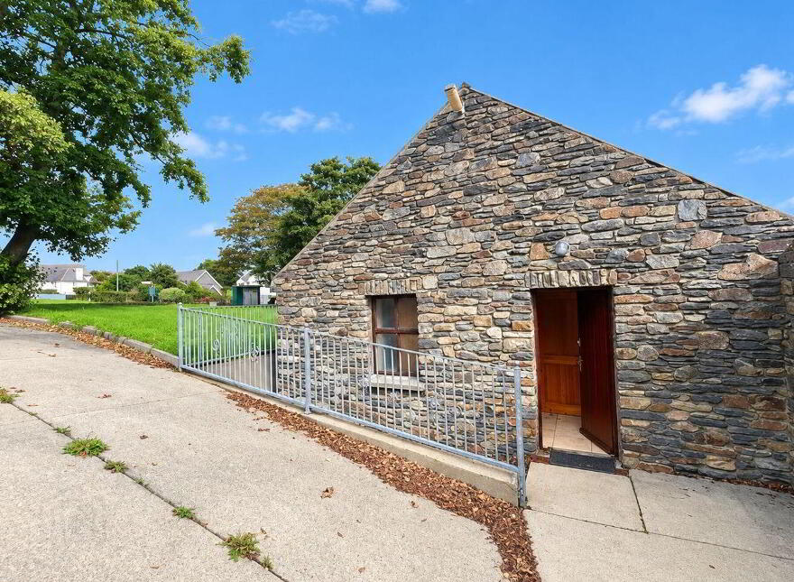 Ardmanagh Drive, Schull, P81XV84
