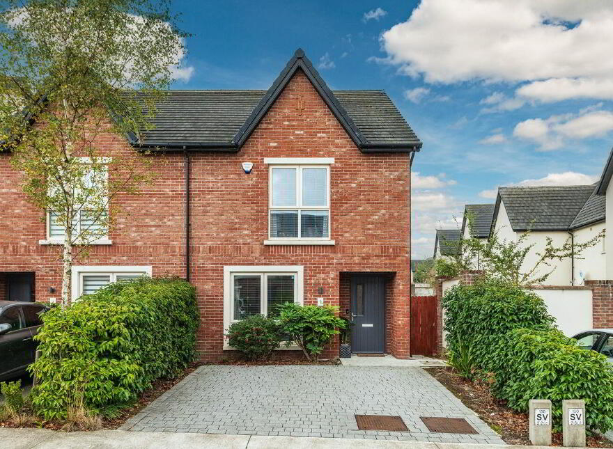 2 Whitethorn Lawn, Naas, W91A30R