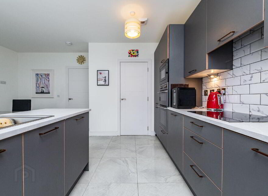 2 Whitethorn Lawn, Naas, W91A30R