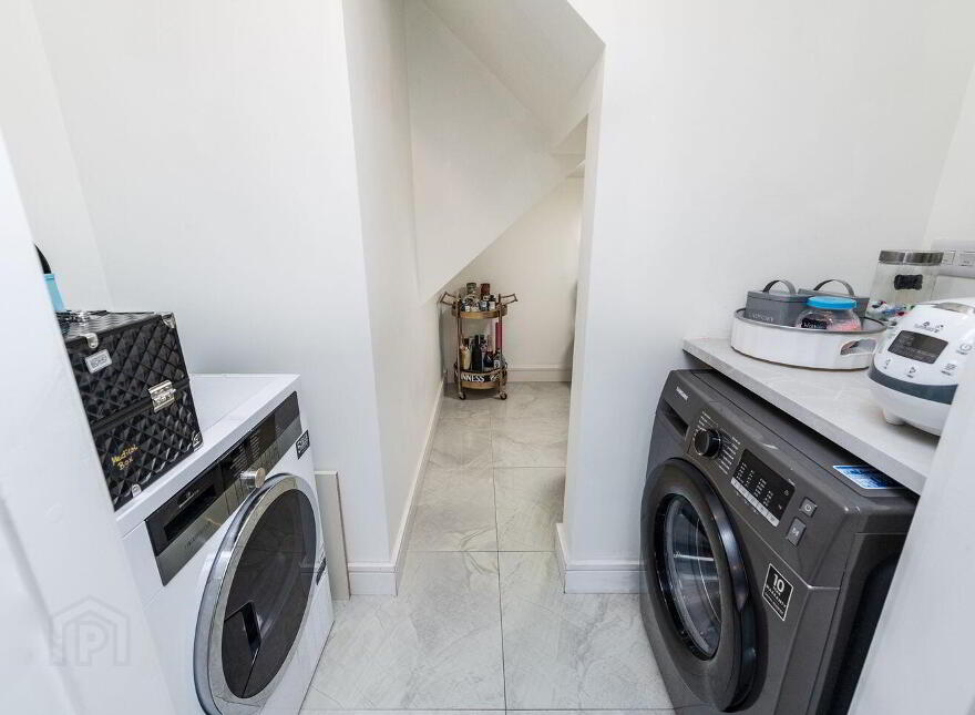 2 Whitethorn Lawn, Naas, W91A30R