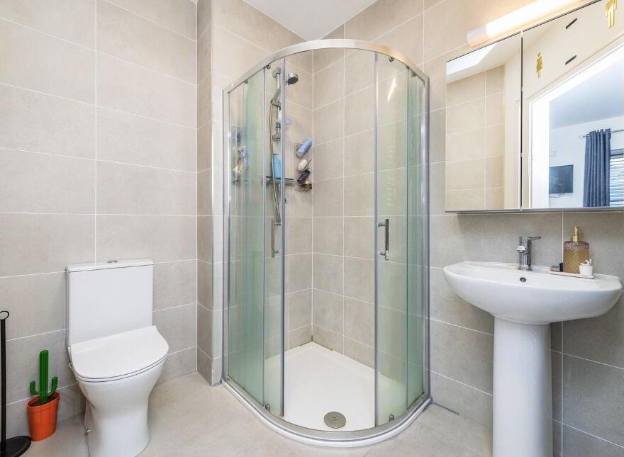 2 Whitethorn Lawn, Naas, W91A30R