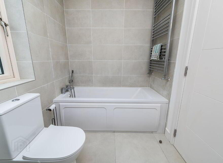 2 Whitethorn Lawn, Naas, W91A30R