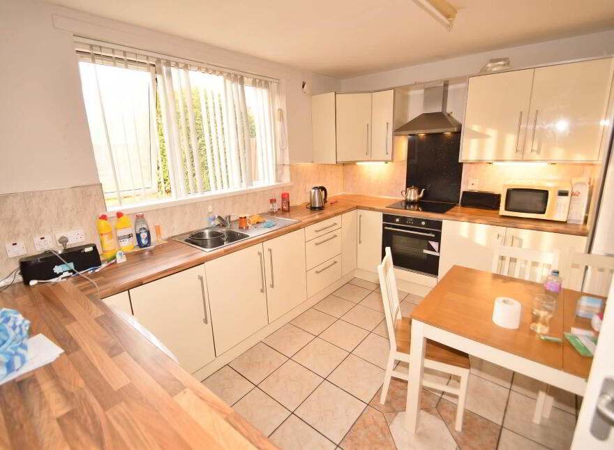 10 Laurel Park, Twinbrook, Belfast, BT17 0DP