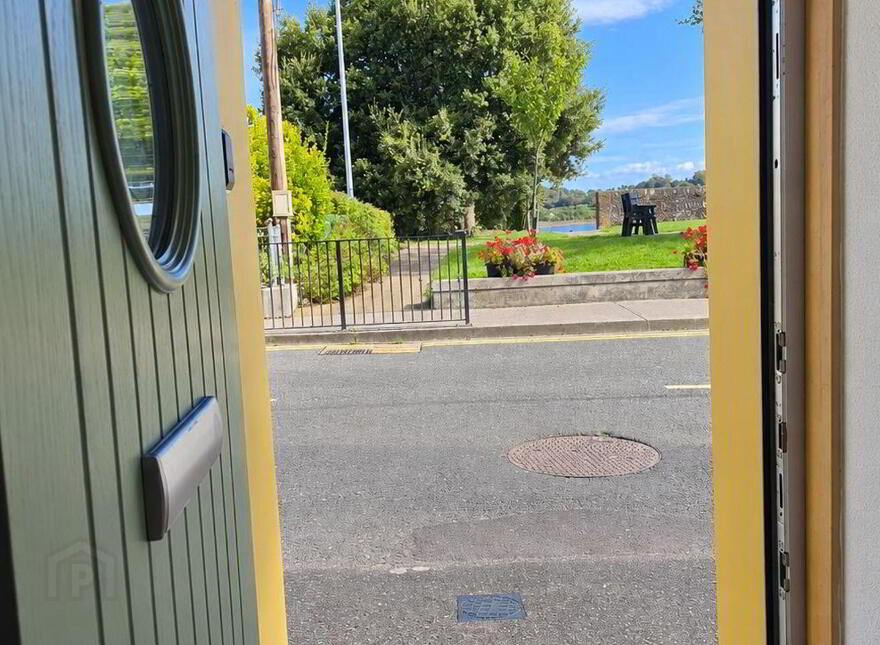 Main Street, Passage West, T12Y99W