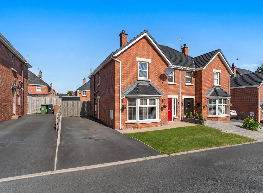 80 Woodville Gate, Lurgan, BT66 6SR