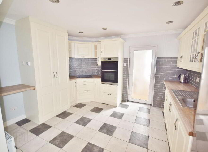 45 Ballygologue Park, Listowel, V31E379