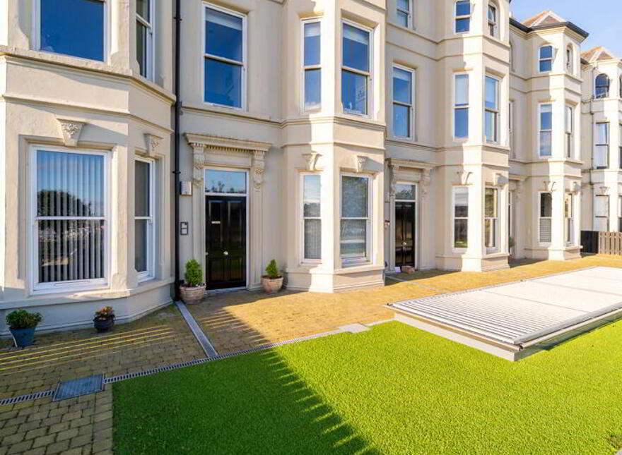50 (Apt. 2), Queens Parade, Bangor, BT20 3BH