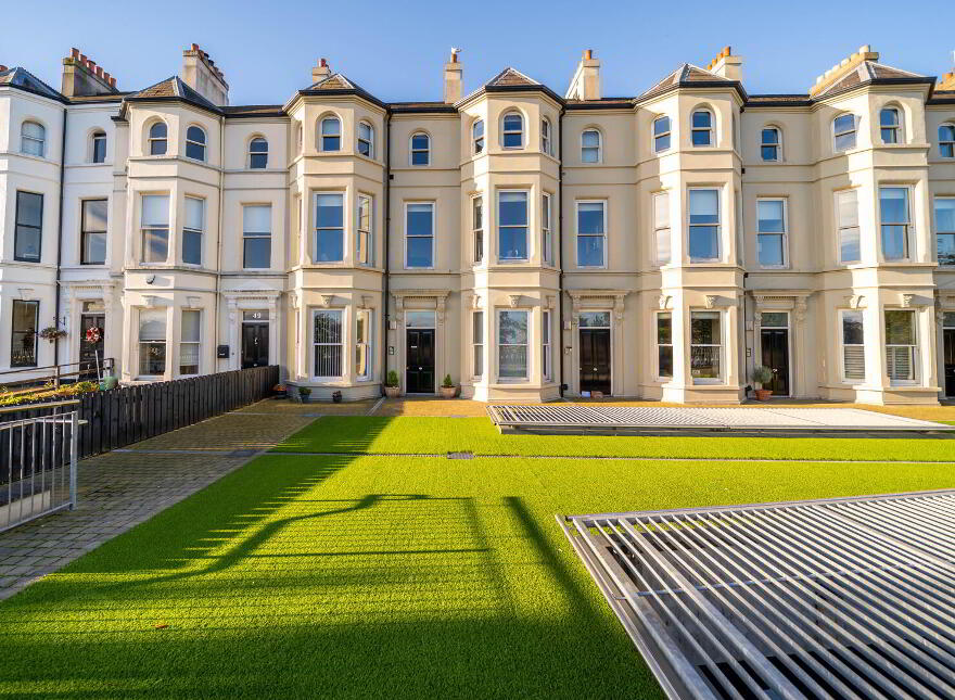 50 (Apt. 2), Queens Parade, Bangor, BT20 3BH photo