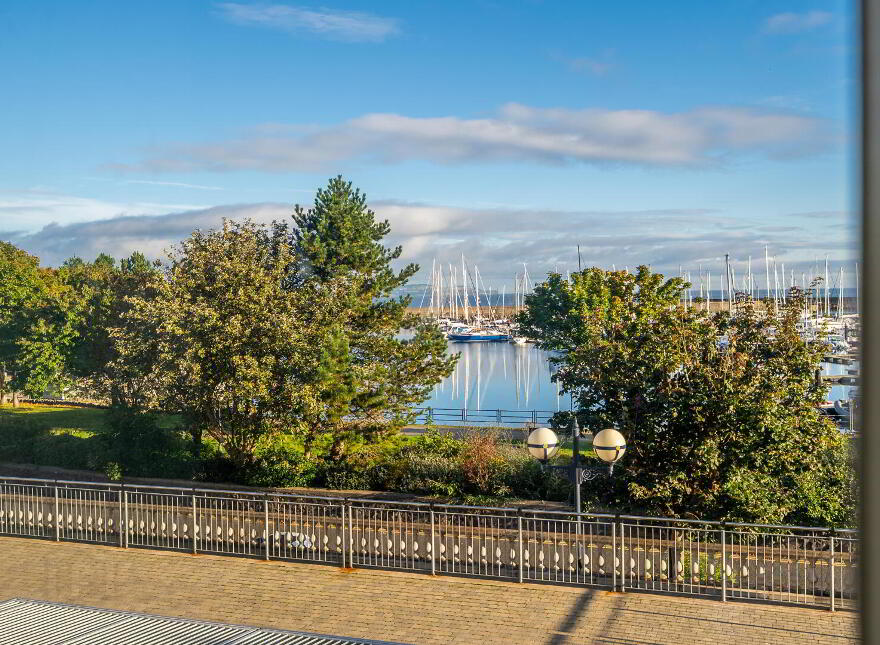 50 (Apt. 2), Queens Parade, Bangor, BT20 3BH