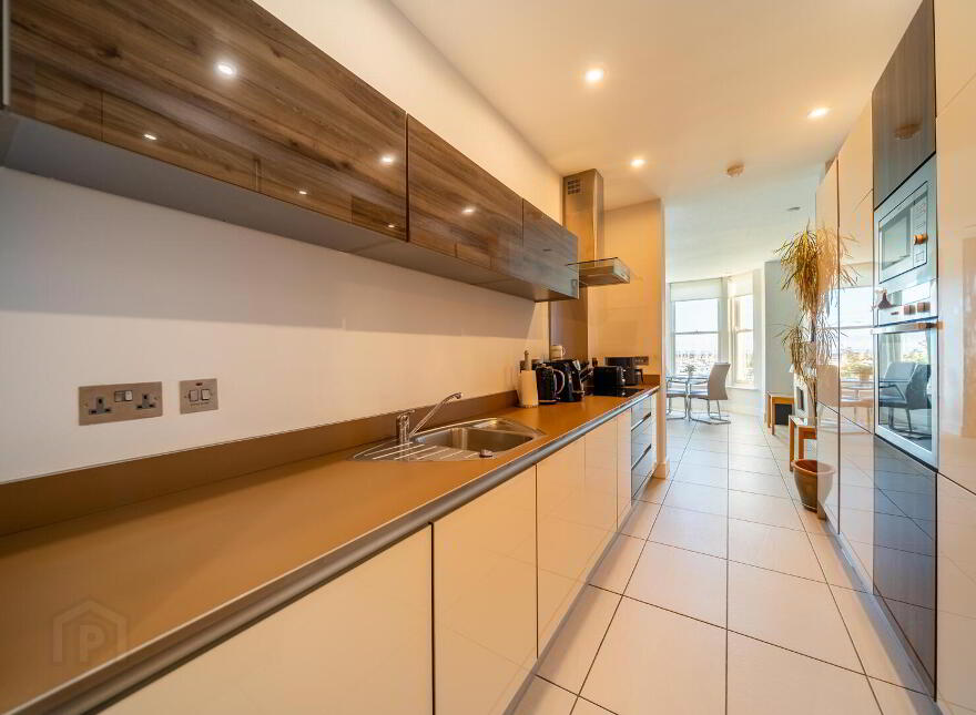 50 (Apt. 2), Queens Parade, Bangor, BT20 3BH