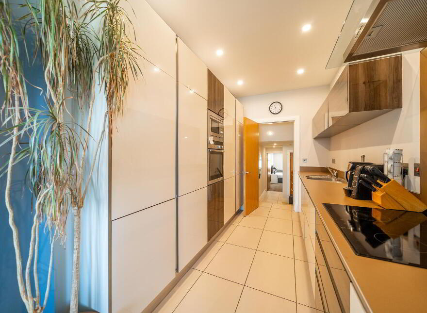 50 (Apt. 2), Queens Parade, Bangor, BT20 3BH