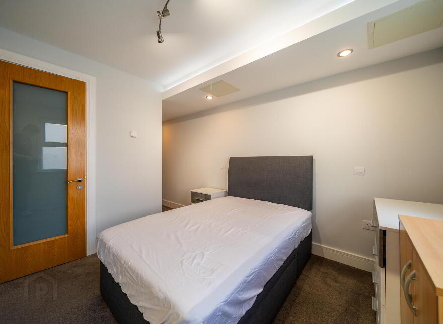 50 (Apt. 2), Queens Parade, Bangor, BT20 3BH