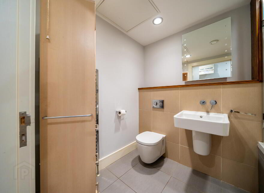 50 (Apt. 2), Queens Parade, Bangor, BT20 3BH