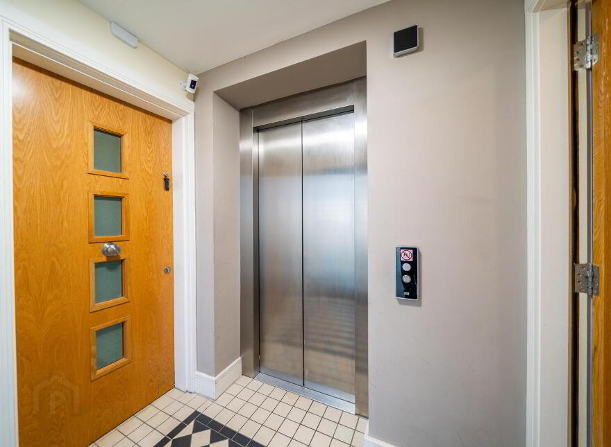 50 (Apt. 2), Queens Parade, Bangor, BT20 3BH