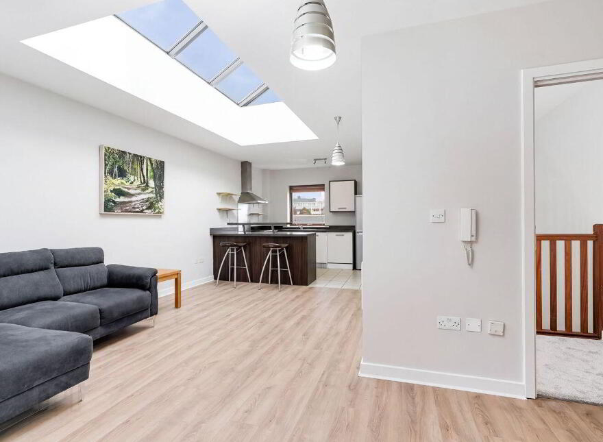 Townhouse, 5 Brabazon Hall, Ardee Street, Dublin 8, D08XW80