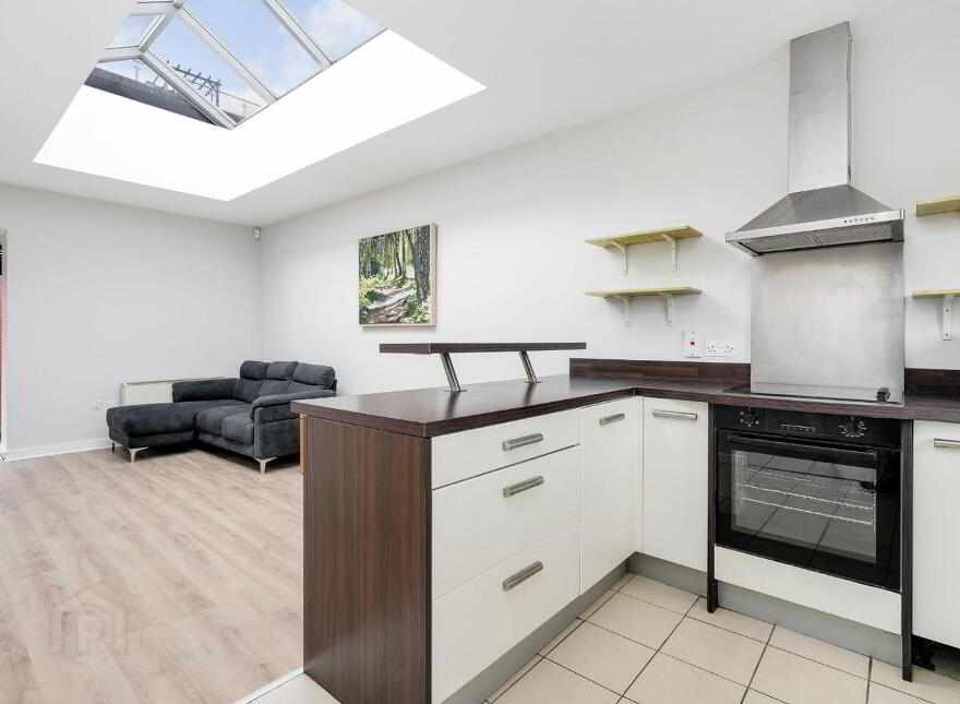 Townhouse, 5 Brabazon Hall, Ardee Street, Dublin 8, D08XW80