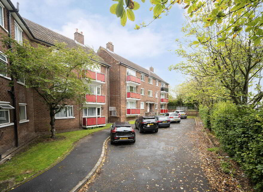 Apt 11, 206 Lisburn Road, Belfast, BT9 6GD