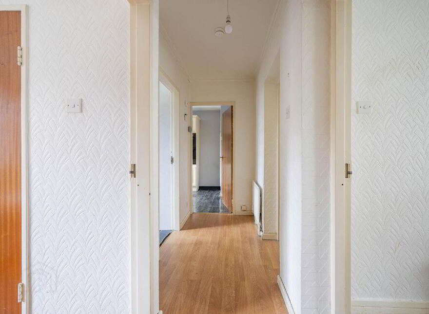 Apt 11, 206 Lisburn Road, Belfast, BT9 6GD