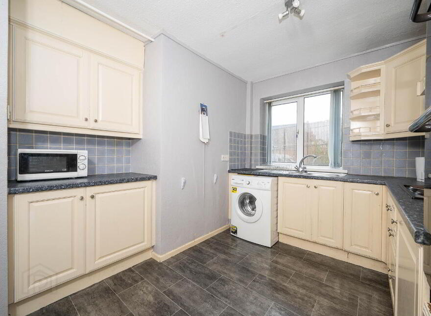 Apt 11, 206 Lisburn Road, Belfast, BT9 6GD