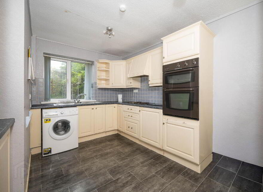 Apt 11, 206 Lisburn Road, Belfast, BT9 6GD